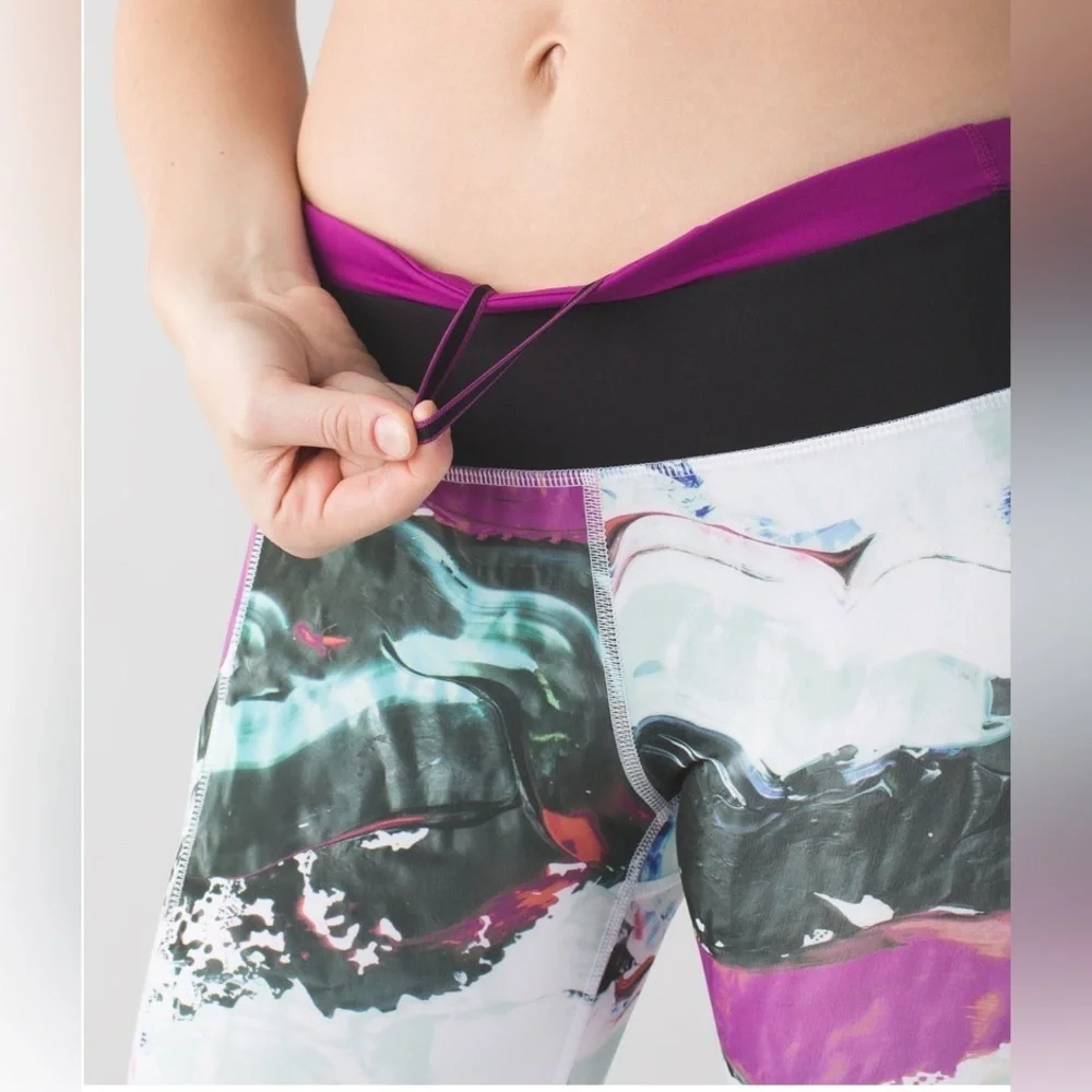 Lululemon Speed Tight III in Pigment Wave Multi Black Regal Plum